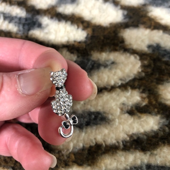 Rhinestone Cat Earrings With Dangle Tail. - Picture 6 of 6